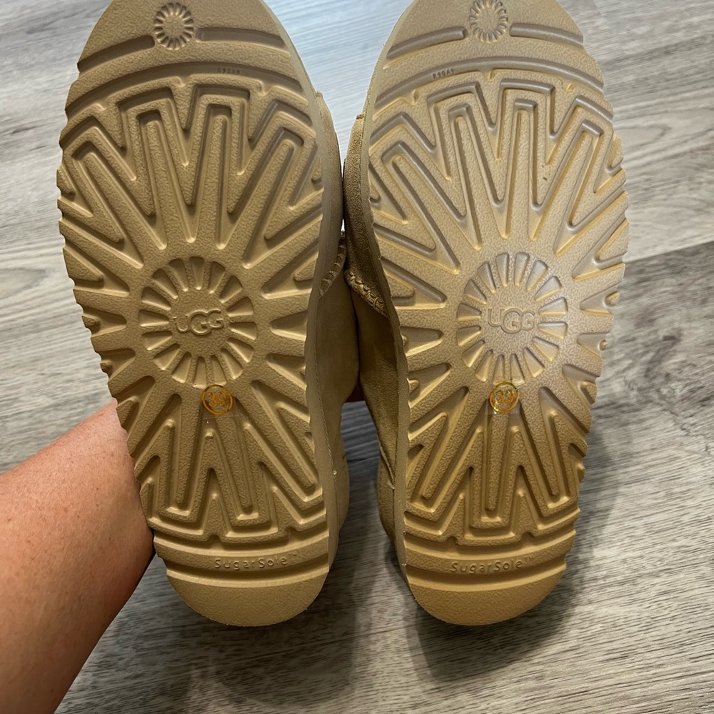 Ugg Goldenstar Hi Slide size 8 - Picture 4 of 4